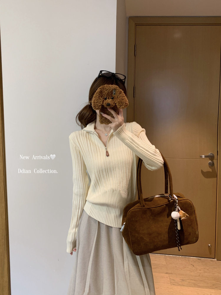 Women's Vintage Ribbed Knit Pullover Top with Half High Neck and Flared Sleeves