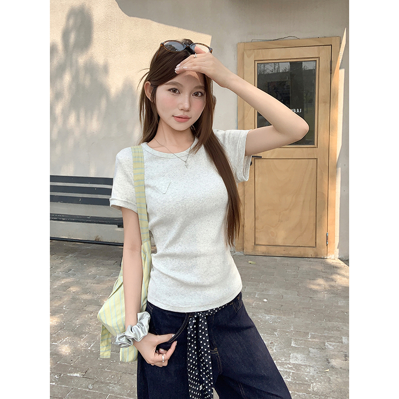 Women's Triangle Logo Crew Neck Short Sleeve T-Shirt 2026 Summer Slim Fit Basic Cropped Top - Image 2