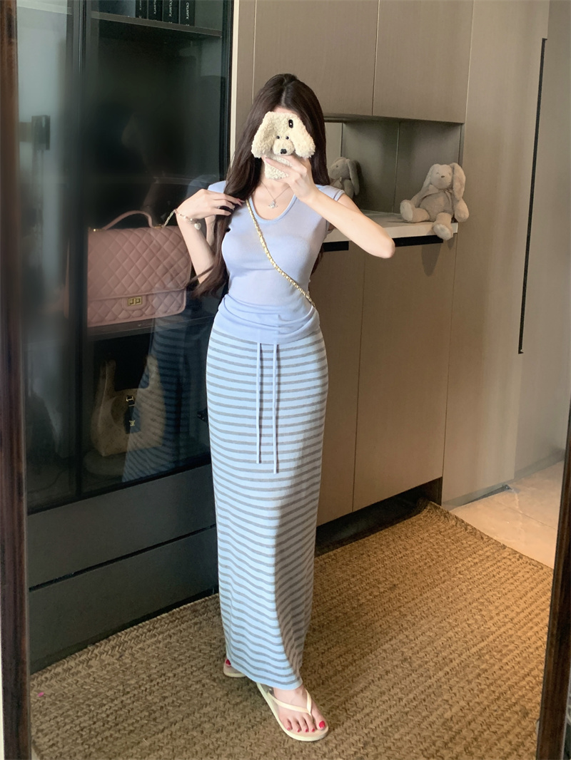 U-Neck Knit Short-Sleeve T-Shirt and Striped Skirt Two-Piece Set for Women Summer New