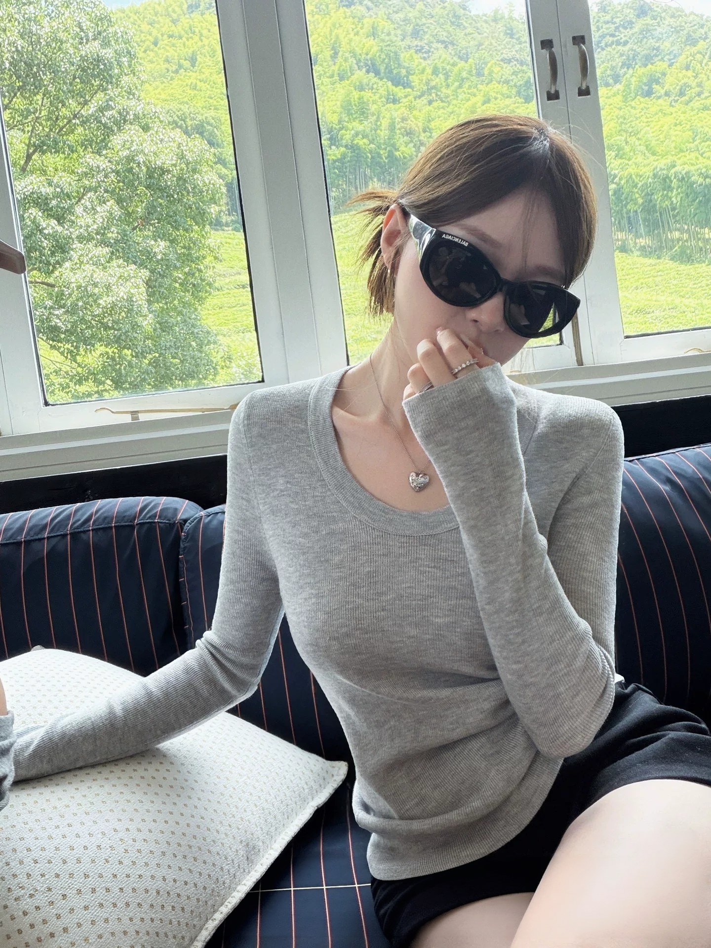 Women's White Knit Sweater 2026 Fall Korean Round Neck Slim Fit Pullover Top - Image 2