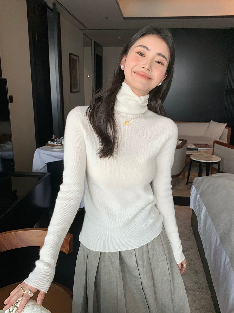 Women's Turtleneck Knit Sweater Slim Fit Solid Color Long Sleeve Pullover